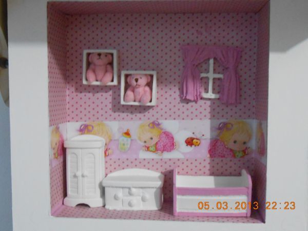 QUADROS - MENINA ROSA E BRANCO  MDF